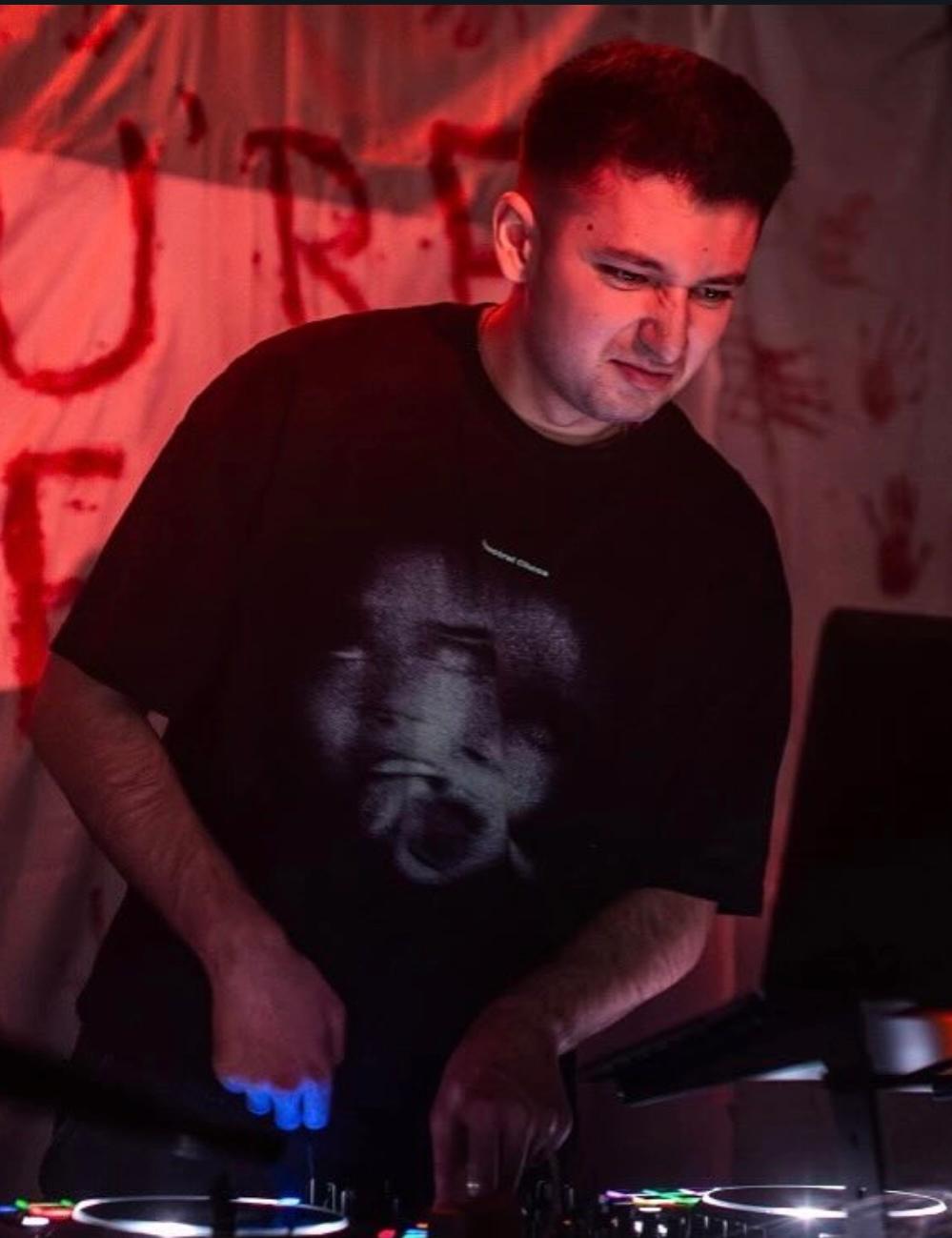 NOZH performing at the decks